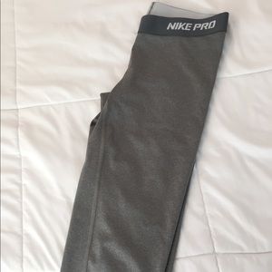 NIKE PRO GRAY
